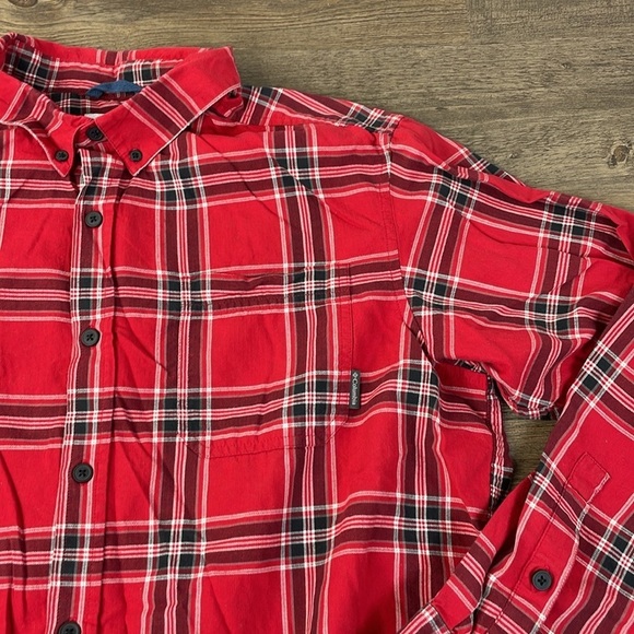Columbia Men’s Red Black Long Sleeved Button Down collared Shirt, size Large - Picture 3 of 9